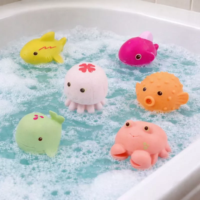 LEAN TOYS 6 dalių edukacinių guminių jūros gyvūnų rinkinys maudymuisi ir pramogai.