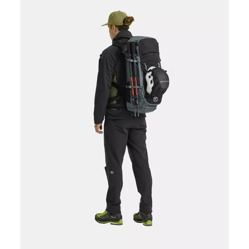 Ortovox Traverse 40 kelionės kuprinė - blk raven