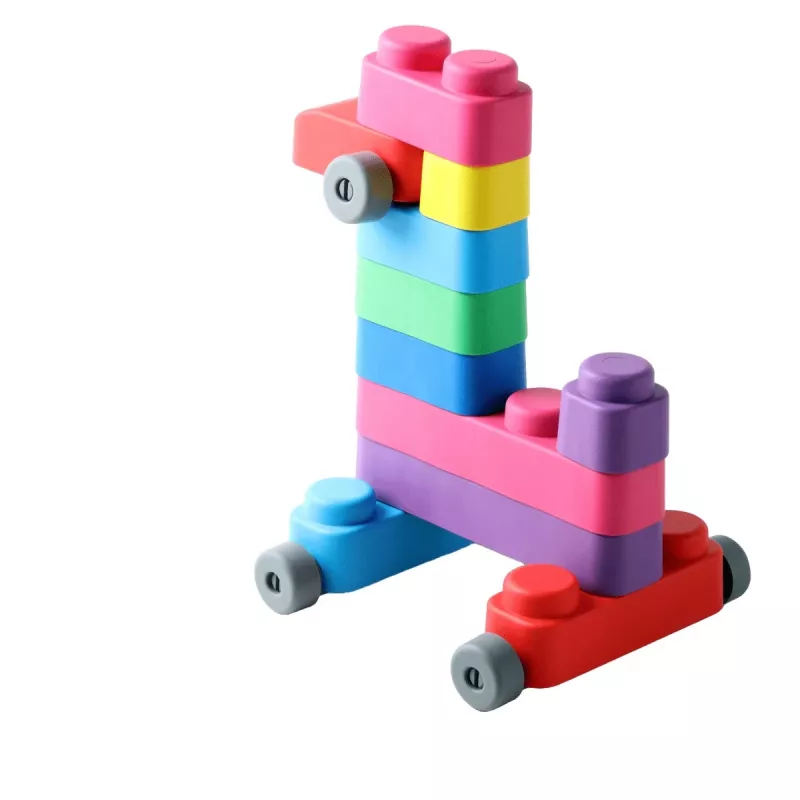 Gerardo's Toys GT3100 minkštų konstrukcinių kaladėlių rinkinys su ratukais, 14 dalių (10 kaladėlių + 4 ratukų dalys)