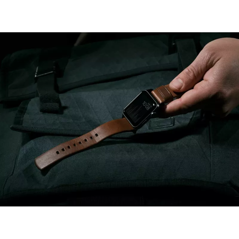 NOMAD Modern Band – Horween odinė apyrankė Apple Watch 46mm/49mm (Rustic Brown, juoda furnitūra)
