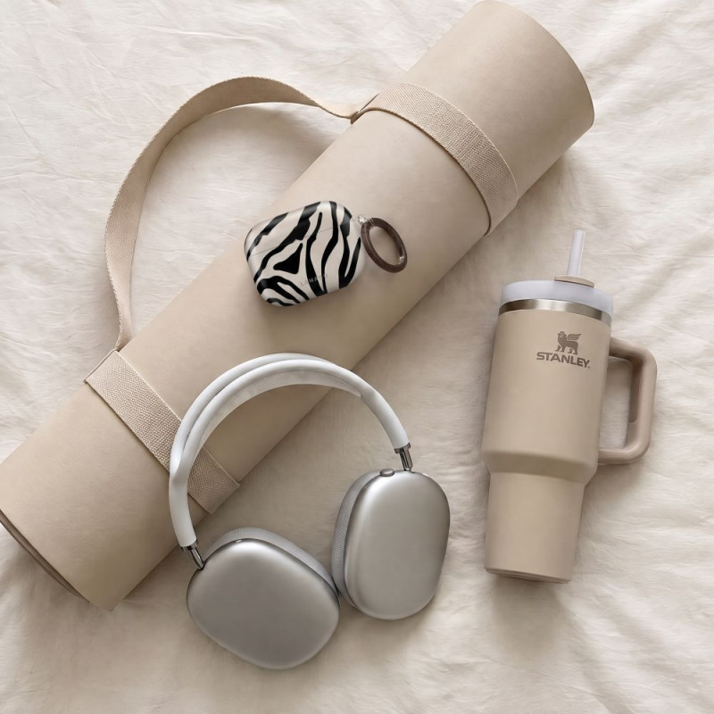 Tech-Protect Lamano dėklas, skirtas Apple AirPods Pro 3, su karabinu, Nature Muse (juodas ir smėlio spalvos)