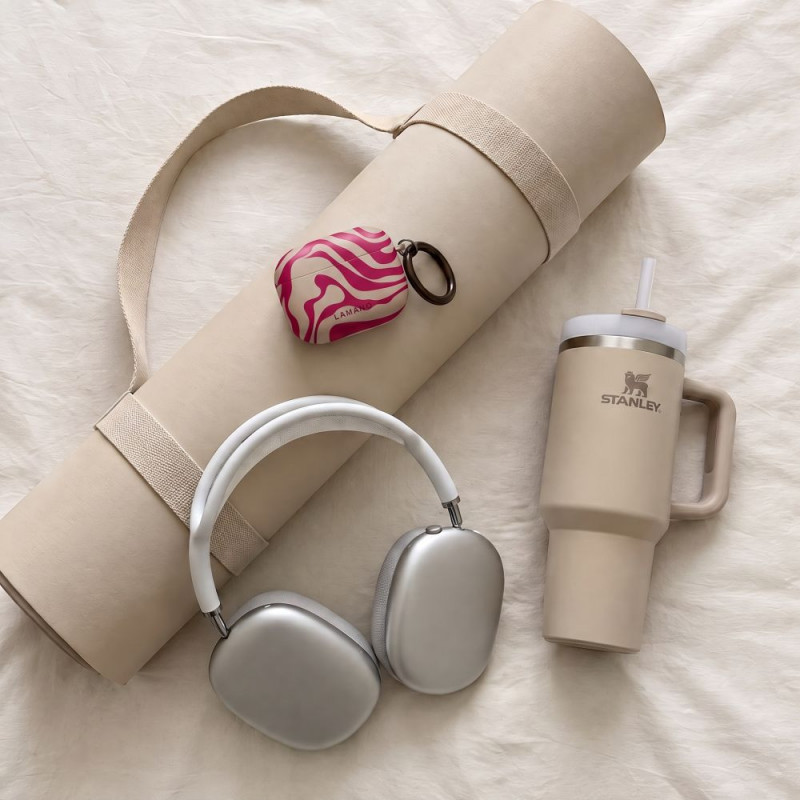 Tech-Protect Lamano dėklas, skirtas Apple AirPods Pro 3, su karabinu, Flamingo Bloom (rožinis ir smėlio spalvos)