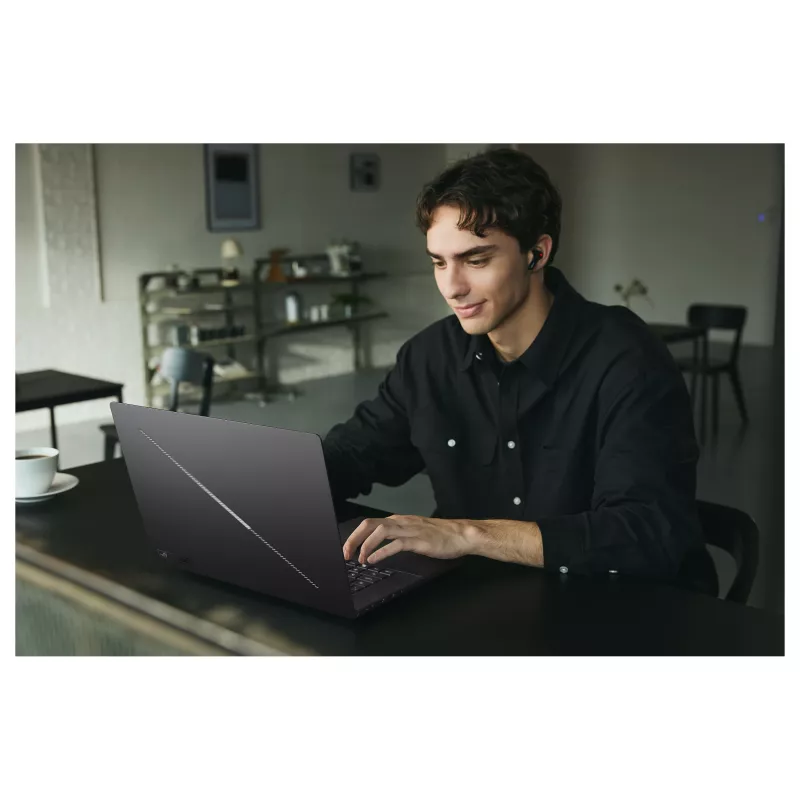 ASUS ROG Zephyrus G16 GU606AR-TB069W Žaidimų nešiojamas kompiuteris 16 colių WQXGA OLED, Intel Core Ultra 9 386H, 64GB RAM, 2TB SSD, NVIDIA GeForce RTX 5070 Ti, Windows 11 Home