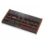 Behringer GRIND hibridinis sintezatorius, pusiau modulinis stalinis, su analoginiais VCO, bangų lentelėmis, dvigubais filtrais, sekvensoriumi ir multi-FX