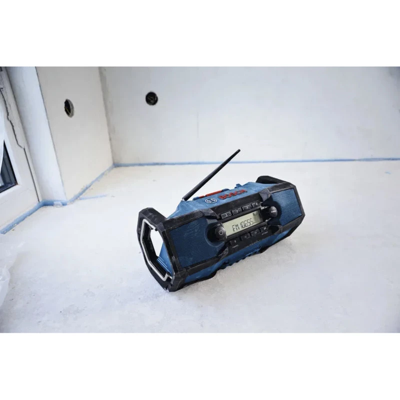BOSCH HEAVY DUTY GPB18V-3C Professional Bluetooth FM Radio (Mėlyna/Juoda, Įrankis be akumuliatoriaus)