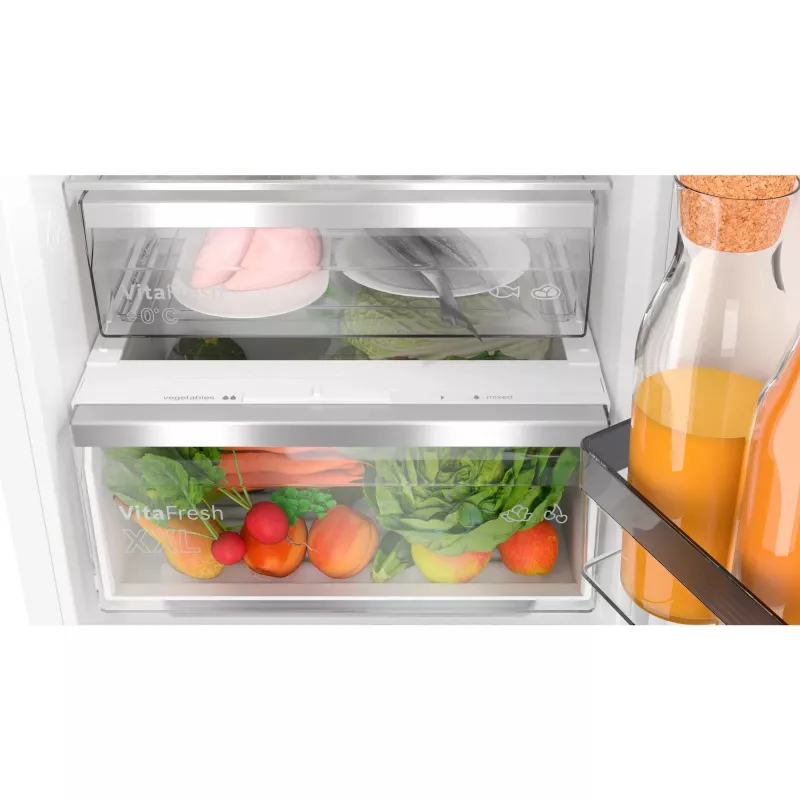 BOSCH KIN86ADD0 Įmontuojamas šaldytuvas-šaldiklis su VitaFresh ir NoFrost, 260 L, energijos klasė D, baltas