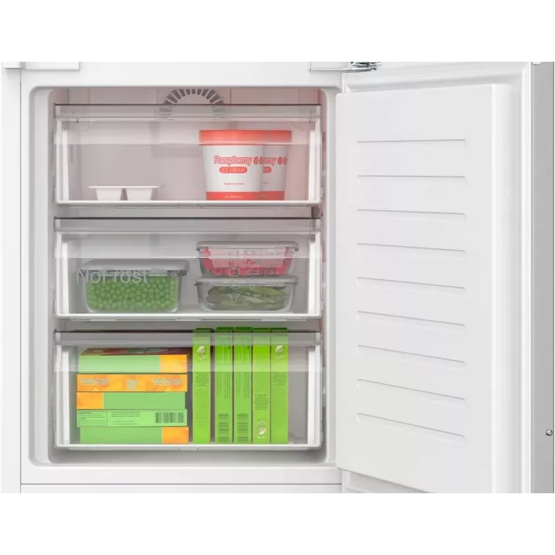 Bosch KIN96SFD0 pilnai integruotas šaldytuvas-šaldiklis su VitaFresh pro 0°C, NoFrost, 387L, energijos klasė D, 35 dB