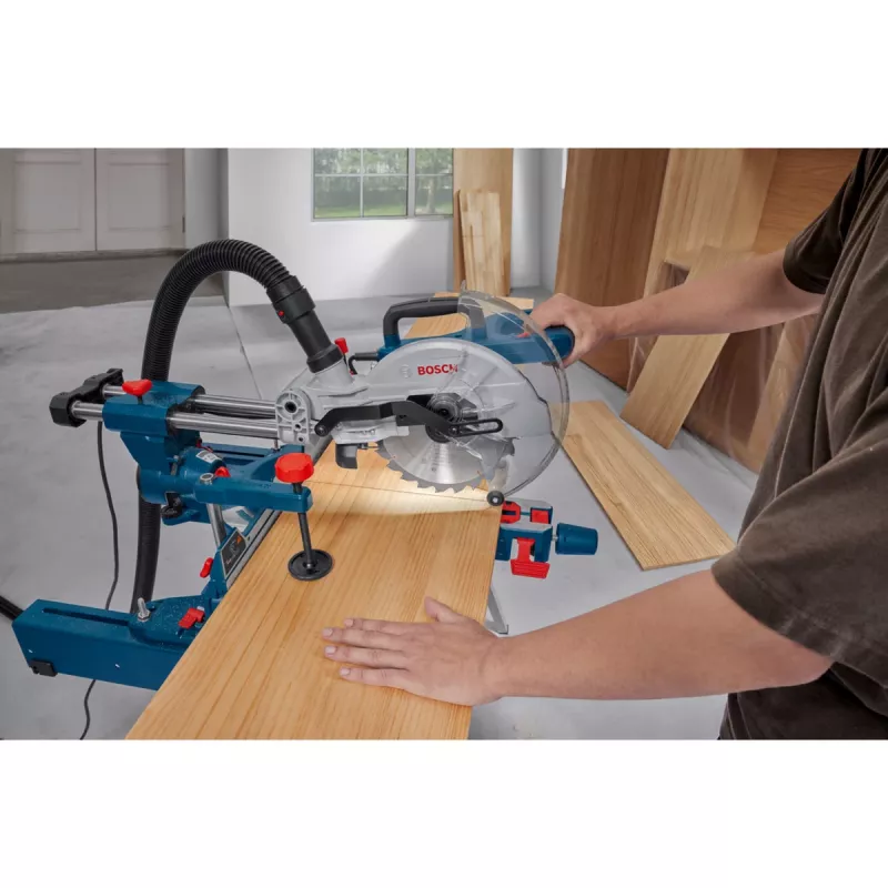 Bosch Professional GCM305-216S kampinis pjūklas (0601B61000)