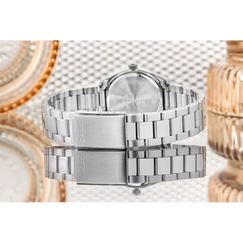 CASIO LTP1302PD7A1V Unisex Analoginis Kvarcinis Laikrodis, Sidabrinis Nerūdijantis Plienas, 34,5 x 30,2 x 8,7 mm