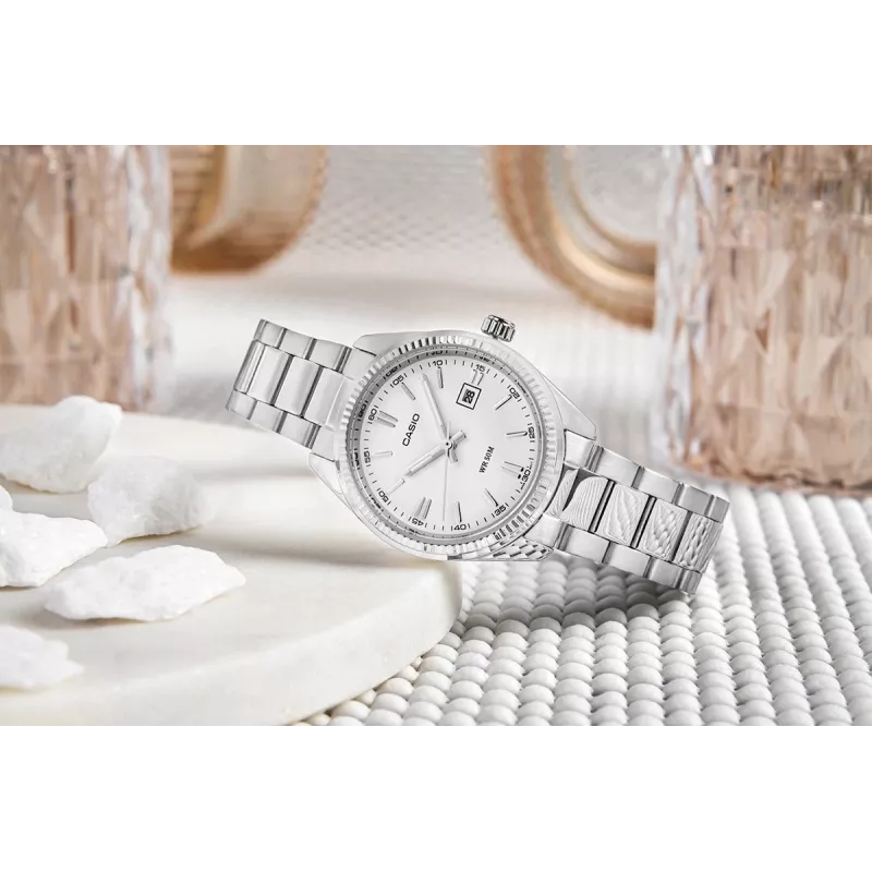 CASIO LTP1302PD7A1V Unisex Analoginis Kvarcinis Laikrodis, Sidabrinis Nerūdijantis Plienas, 34,5 x 30,2 x 8,7 mm
