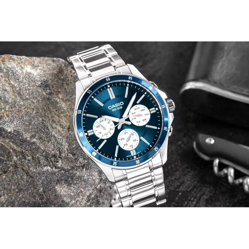 Casio MTP-1374D-2A3 Vyriškas analoginis kvarcinis laikrodis su nerūdijančio plieno juosta, mėlynu ciferblatu, dienos datos rodymu, 50 m atsparumu vandeniui