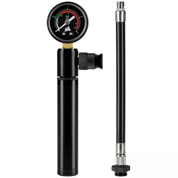 Corsair Hydro X Series Pressure Test Kit su rankiniu siurbliu – G1/4 colio nuotėkio testeris individualiems aušinimo kontūrams