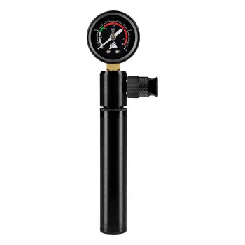 Corsair Hydro X Series Pressure Test Kit su rankiniu siurbliu – G1/4 colio nuotėkio testeris individualiems aušinimo kontūrams