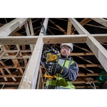 DEWALT DCS369P2-QW 18V XR Brushless Reciprocating Saw Kit su 2 x 5.0Ah baterijomis, įkrovikliu ir TSTAK II dėklu