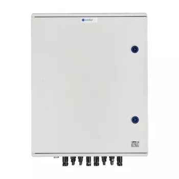 EMITER Skirstomasis Įrenginys DCAC Hermetinis IP66 EMITTER su Dehn 1000V 2 Tipo Nuolatinės Srovės Perjungimo Apsauga, 6 x PV Stygos, 6 x MPPT // Kintamos Srovės Dehn 2 Tipas, 100A 3 Fazės, FR 100A, Fazės Signalizacija + Kištukinis Lizdas