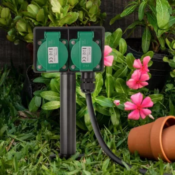 Entac lauko kištukinis lizdas su įžeminimo smaigiu IP44 2-jų vietų 5m