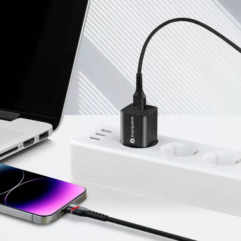 everActive CBB-1IBR USB-A į Lightning RGB LED pintas kabelis 1m 2.4A juodas