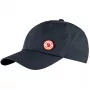 Fjällräven Logo Cap Dark Navy - Reguliuojama unisex kepurė su G-1000 Eco audiniu