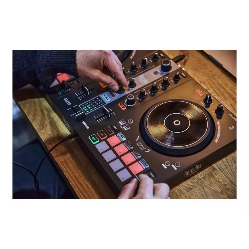 Hercules DJ Essentials Kit su DJControl Inpulse 200, DJMonitor 32 garsiakalbiais ir HDP DJ45 ausinėmis