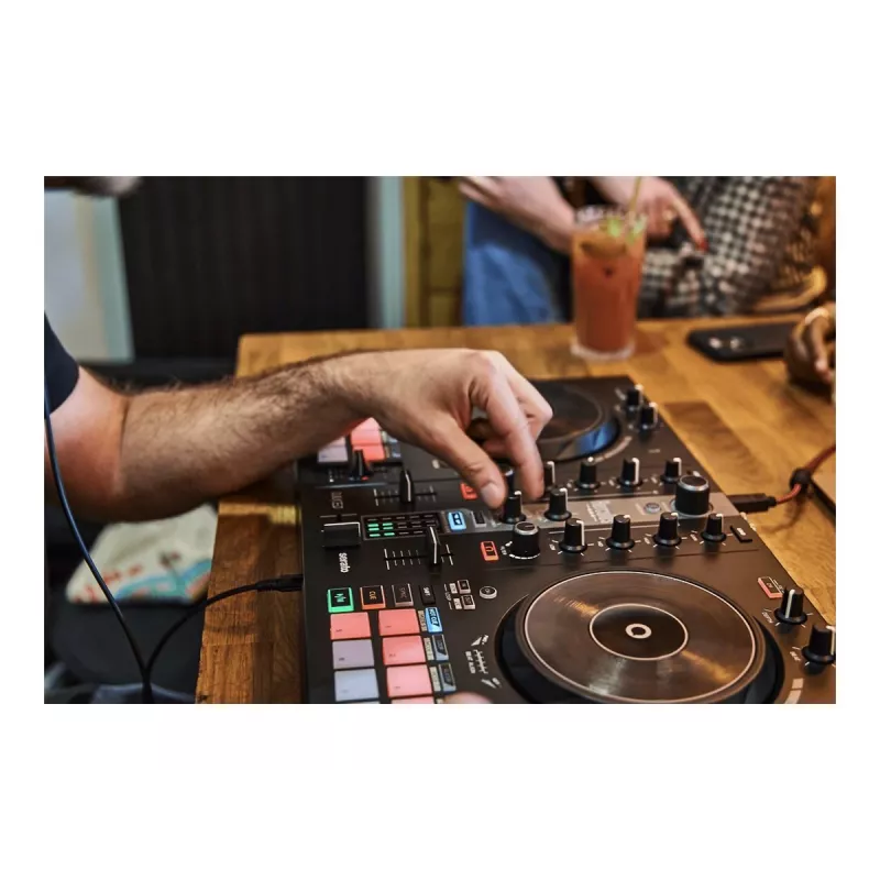 Hercules DJ Essentials Kit su DJControl Inpulse 200, DJMonitor 32 garsiakalbiais ir HDP DJ45 ausinėmis