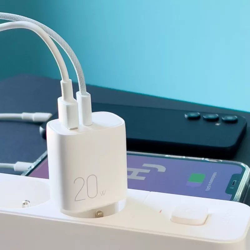 JOYROOM Greitasis įkroviklis USB-A QC3.0 / USB-C PD 20W Baltas (L-QP2011)