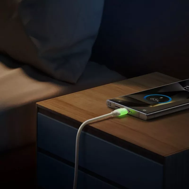 JOYROOM S-A53 USB-A į USB-C laidas su fluorescenciniu antgaliu 1,2 m smėlio spalvos