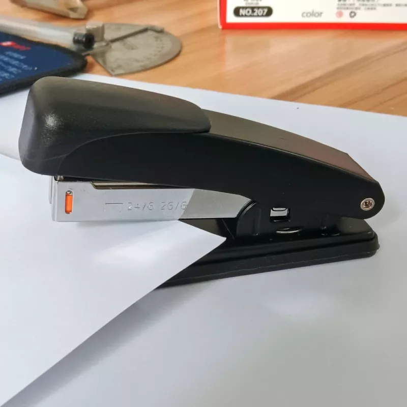 LEAN Classic Office School Segtuvas Juodas Kabutėms 50mm 24/6 26/6