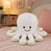 LEAN TOYS Pliušinis aštuonkojis su pritvirtinimo siurbtuku, baltas, 16 cm – minkštas jūrų gyvūnijos kompanionas