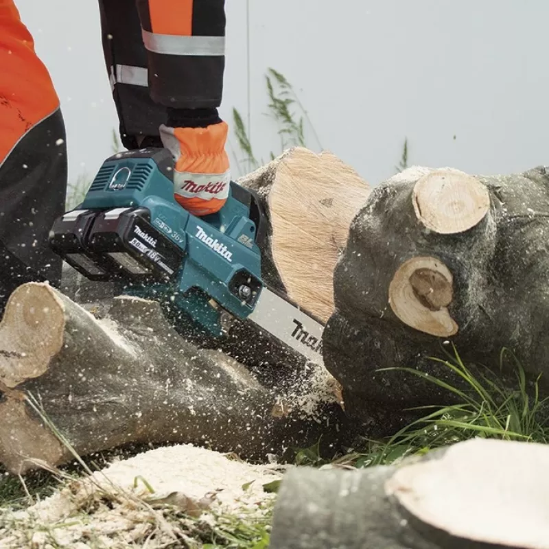 Makita DUC306Z belaidis viršutinės rankenos grandininis pjūklas 36V (2x18V) LXT 30cm strypas