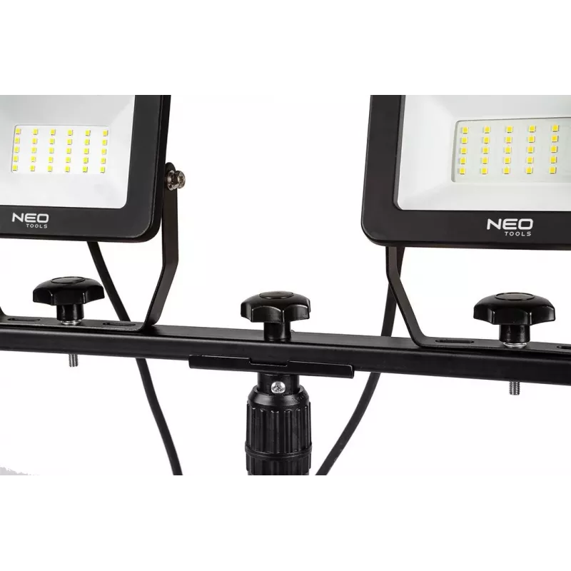 NEO TOOLS Dvigubas prožektorius 2x50W SMD LED 8500lm 230V ant trikojo 1,8m