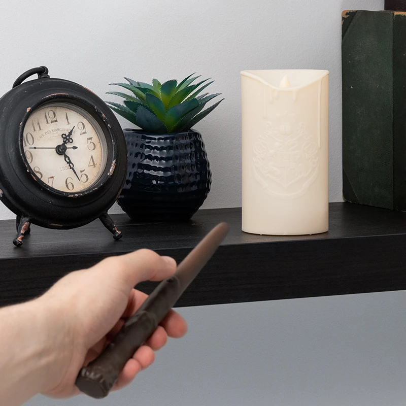 Paladone Harry Potter LED žvakių rinkinys su burtų lazdelės nuotolinio valdymo pultu V3 – 10 plūduriuojančių mirgančių žvakių