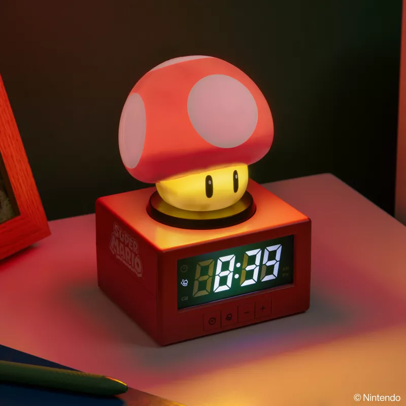 Paladone Super Mario Super Mushroom Icon žadintuvas - skaitmeninis LCD, maitinamas USB, oficialūs Nintendo garso efektai, raudonas/baltas