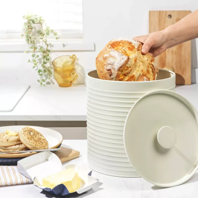 Russell Hobbs RH03269CEU7 Briaunuota duonos dėžutė, kreminė