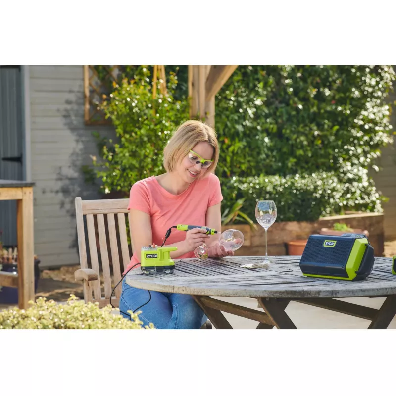 RYOBI ONE+ 18V belaidis rotacinis įrankis RRT18-0 su 15 priedų