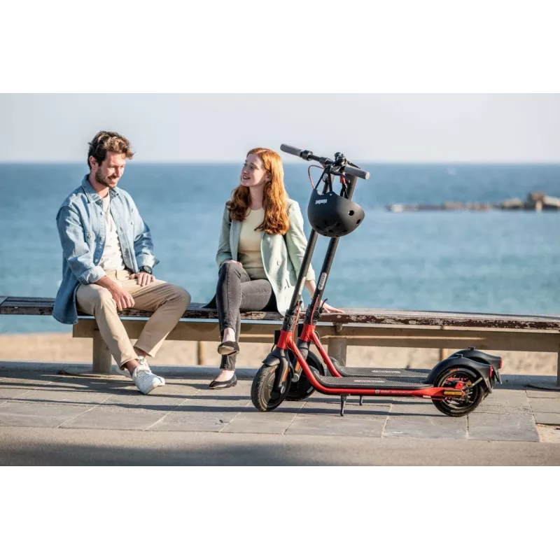 Segway Ninebot eKickscooter D38E Juoda Raudona