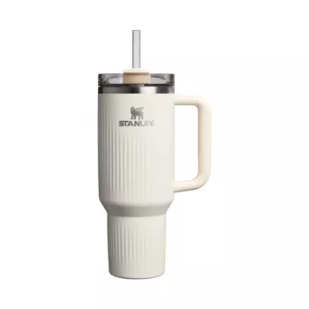 STANLEY The Quencher H2.0 Fluted Tumbler 1,18L blizgus kreminis su šiaudeliu