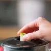 Taurus OPTIMA GO 1500 ąsotinis blenderis, 1,5 l stiklinė talpa, 1500W, 6 nerūdijančio plieno peiliukai, kintamas greitis, impulsinis režimas, ledo smulkinimas, juoda/sidabrinė