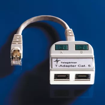 Telegärtner Token Ring skirstytuvas RJ45 vyriškas į 2x RJ45 moteriškas ekranuotas šviesiai pilkas J00029A0011