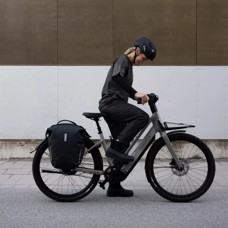 Thule 5476 Shield Pannier 22L with InLock Black
