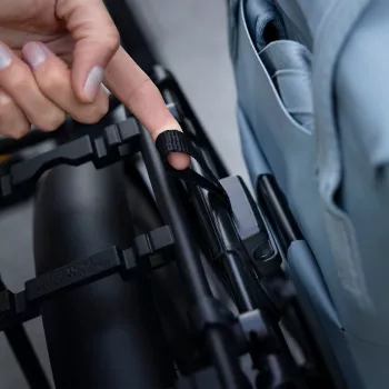 Thule 5487 InLock Universal Panel Juoda