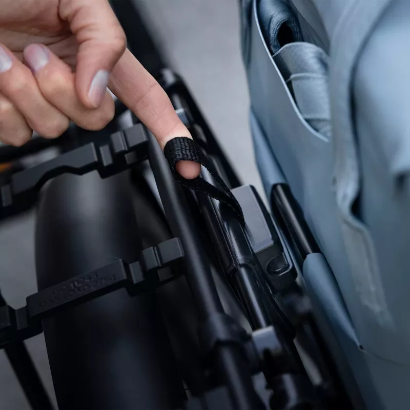 Thule 5487 InLock Universal Panel Juoda
