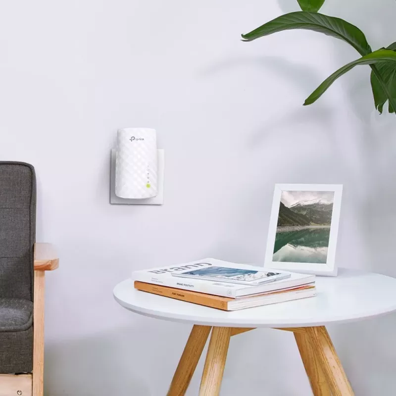 TP-Link AC750 Wi-Fi Range Extender RE200 - Dual Band Wall Plug Signal Booster, 1 Ethernet Port, WPS, Access Point Mode