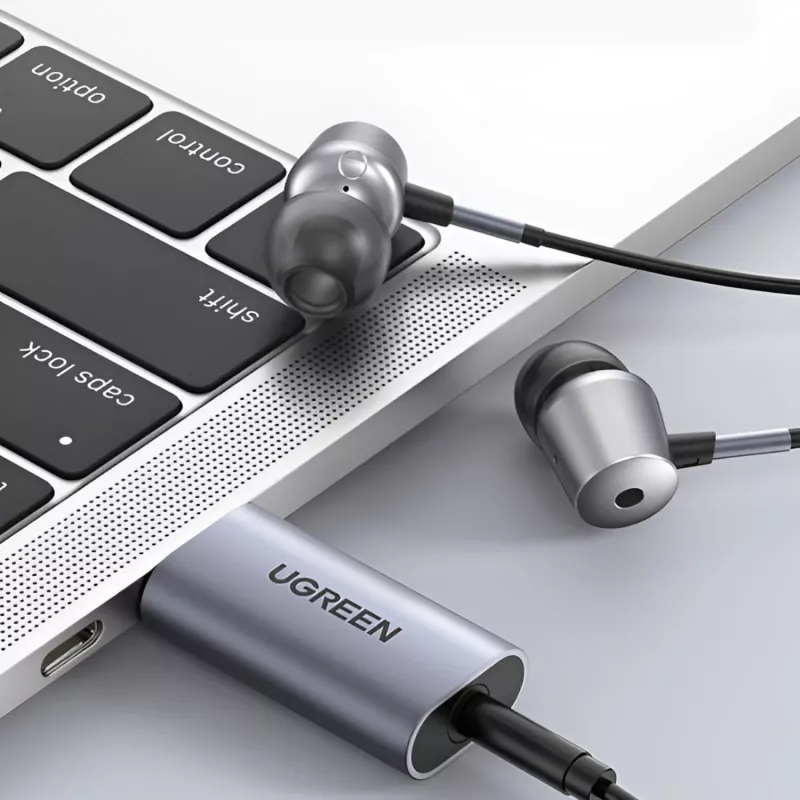 UGREEN CM383-80864 USB-A į 3,5 mm garso lizdą išorinis garso adapteris - sidabrinis