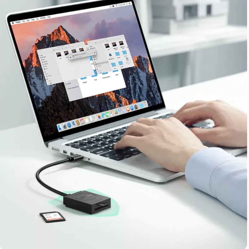 UGREEN USB 3.0 dviejų lizdų kortelių skaitytuvas SD/TF kortelėms – 5Gbps duomenų perdavimas