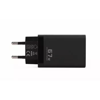 Voltage GaN Charger 67W sieninis įkroviklis, PD 3.0 / QC 3.0, 2x USB-C ir 1x USB-A, EU kištukas, juodas